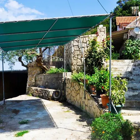 Baso Hilltop Appartement