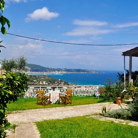 Baso Hilltop Apartament *