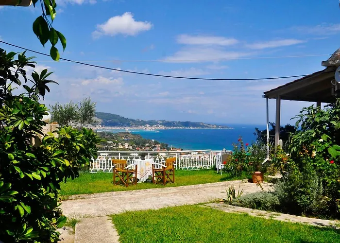 Baso Hilltop Apartamento *