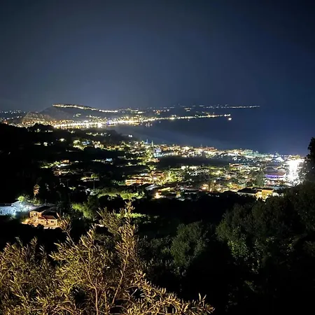 Baso Hilltop Lägenhet Argassi